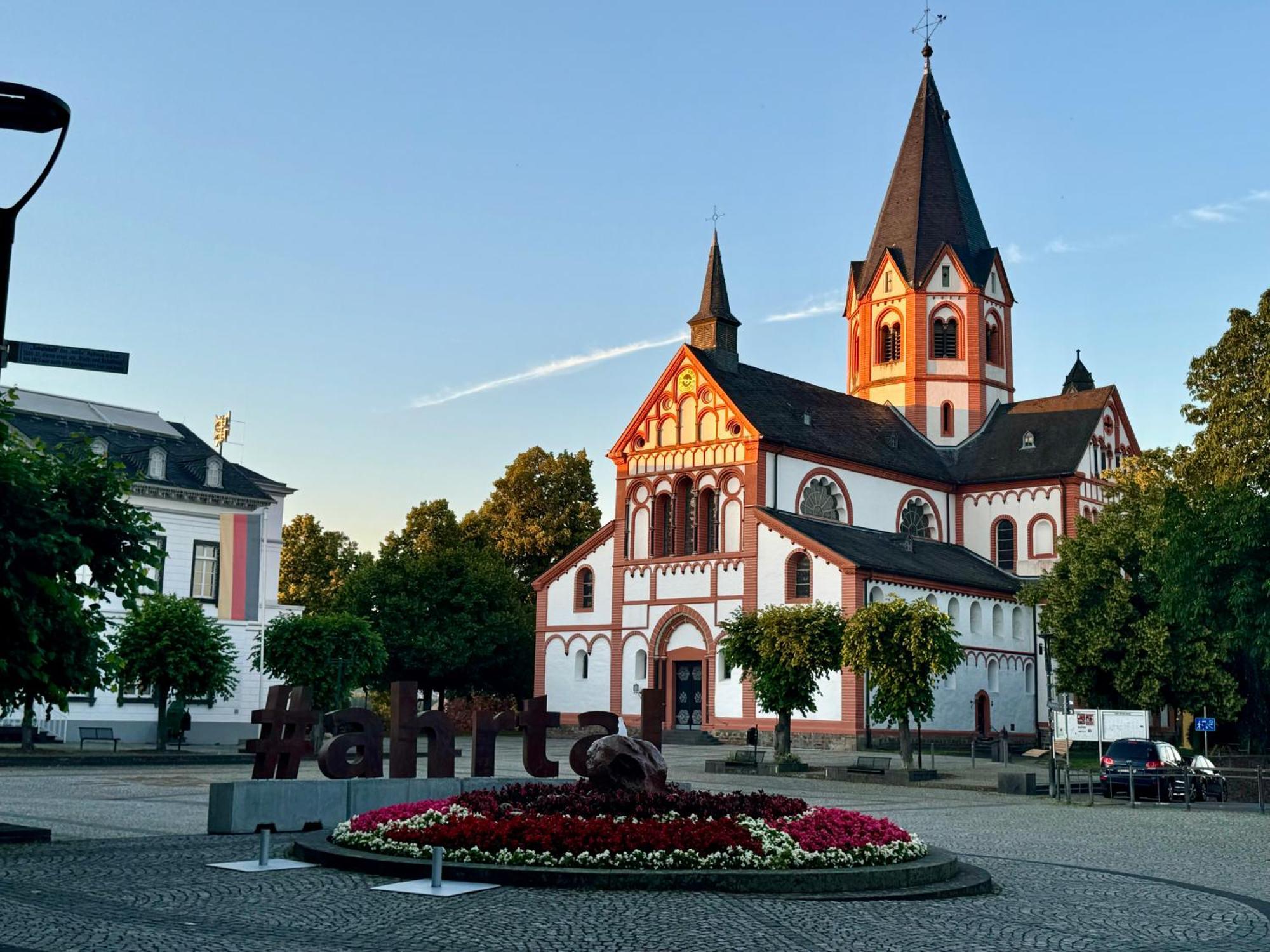Pension Zum Ahrblick Sinzig Exteriör bild